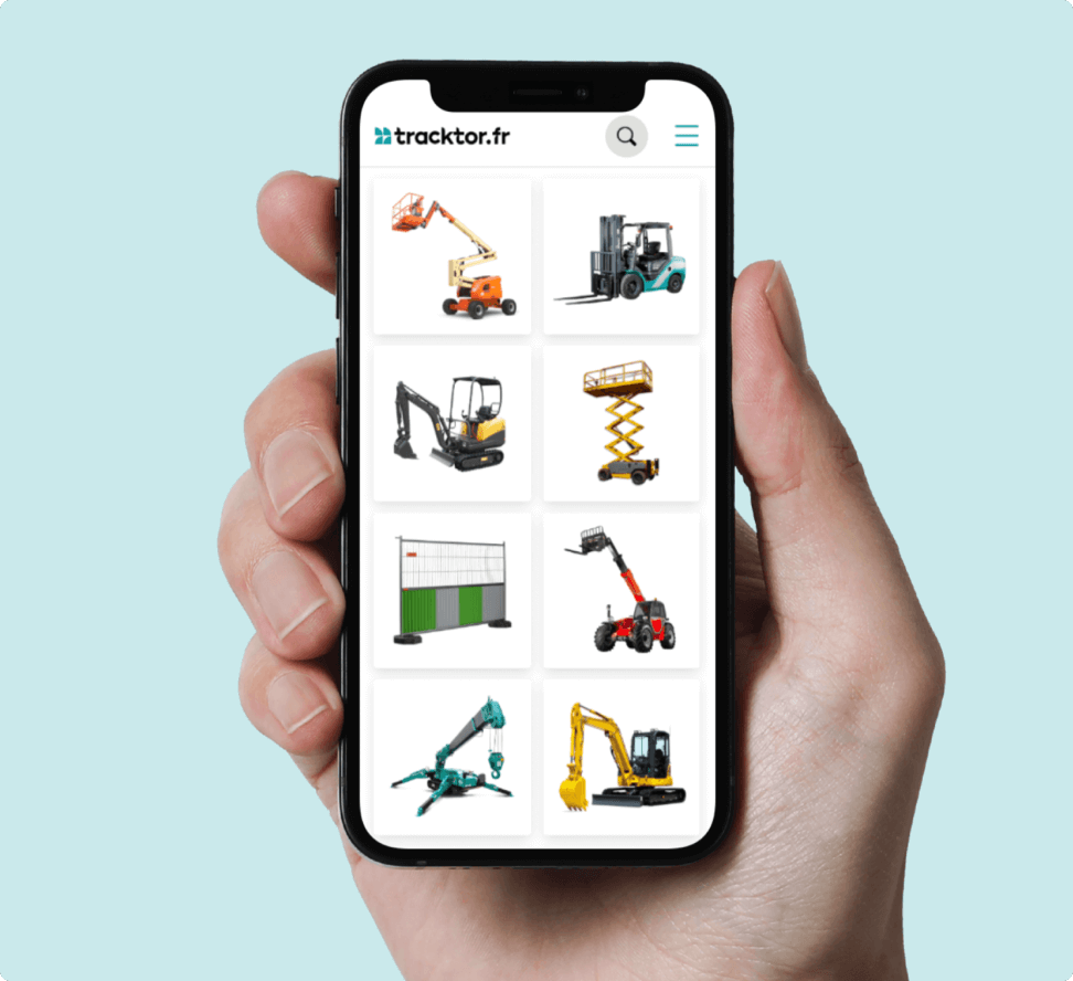 smartphone montrant le catalogue de Tracktor.fr avec les engins de chantier disponibles à la location